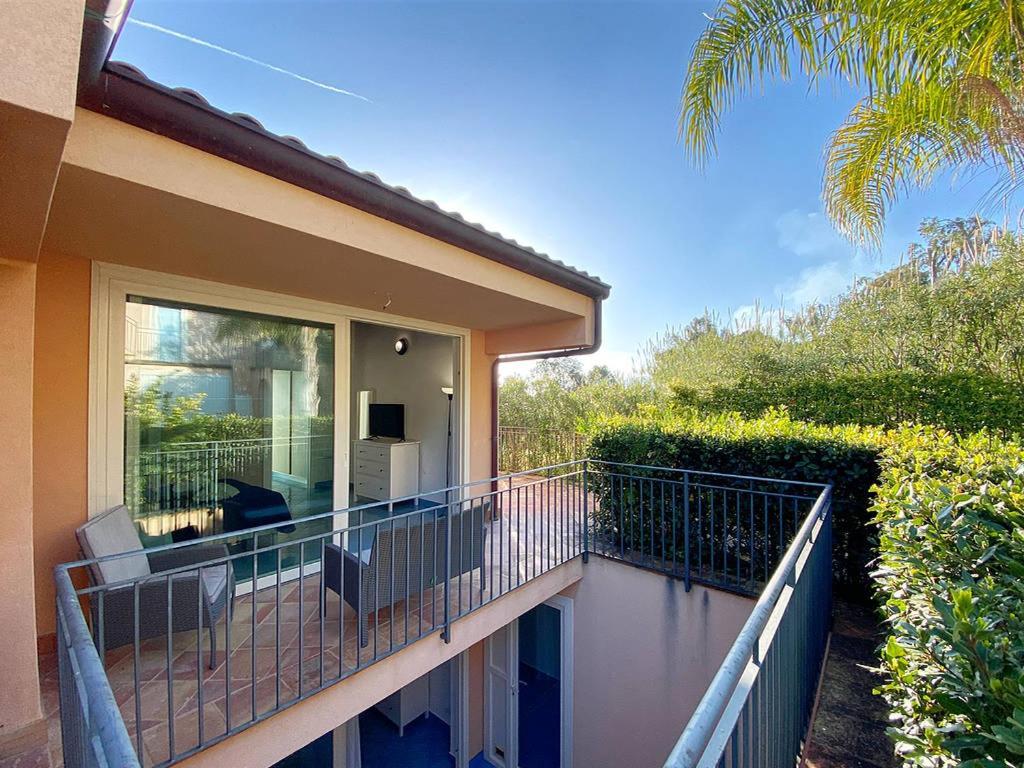 Appartement Grand Bleu Magara à Cefalù Extérieur photo